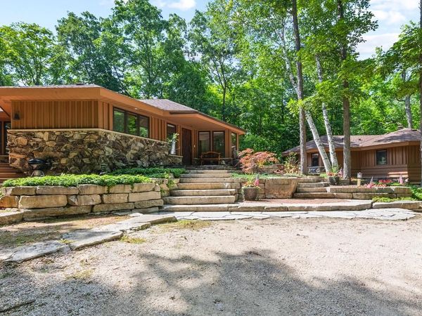 2775 E Moraine DRIVE, Kewaskum, WI 53040