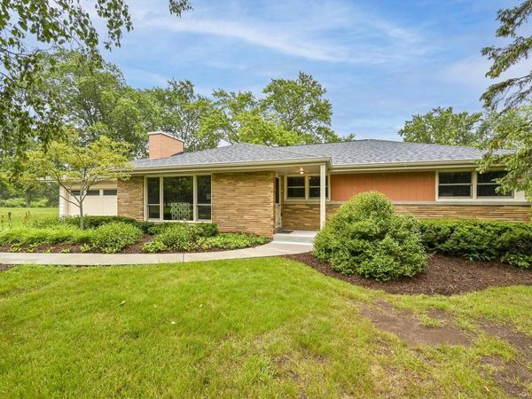 4615 W Sunnydale LANE, Mequon, WI 53092