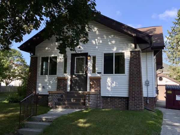1002 N 16th STREET, Manitowoc, WI 54220