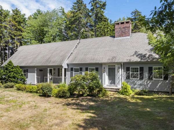 32 Presley Drive, Boothbay, ME 04544