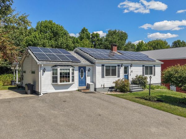 4 Lunar Bee Way, Fairfield, ME 04937