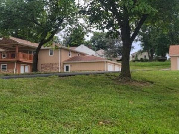 5001 NW High Drive, Riverside, MO 64150