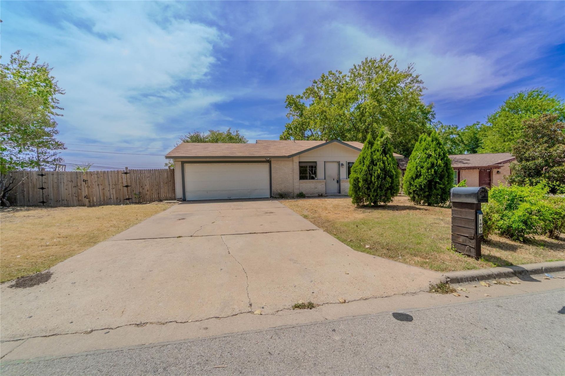 1803 Aberdeen Dr, Round Rock, TX 78664 Main Photo