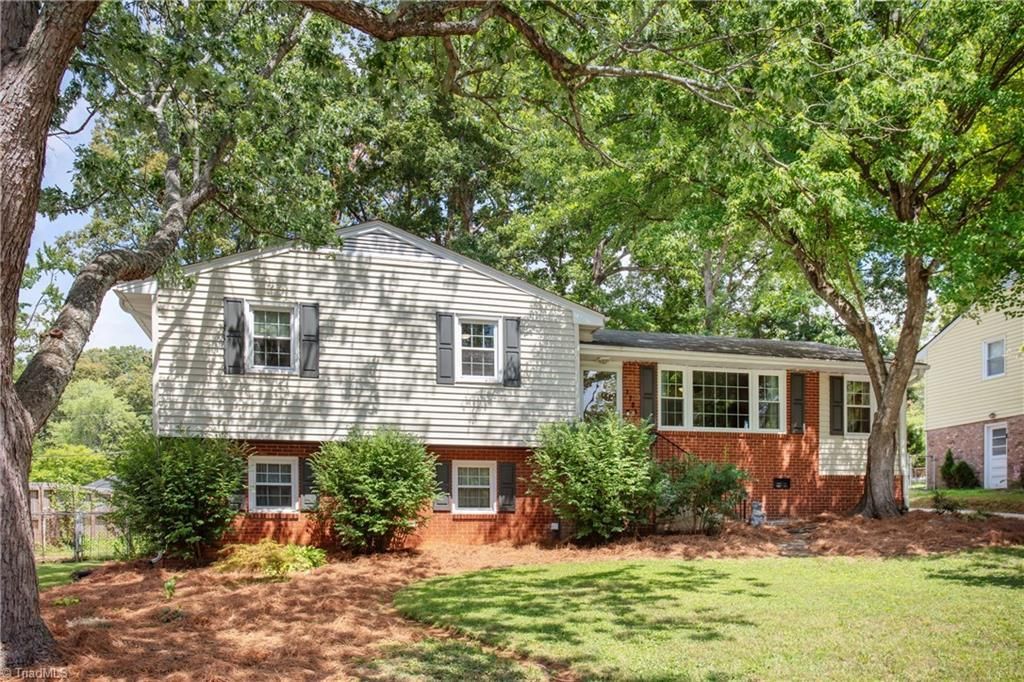 2704 Hill N Dale Drive, Greensboro, NC 27408 Main Photo