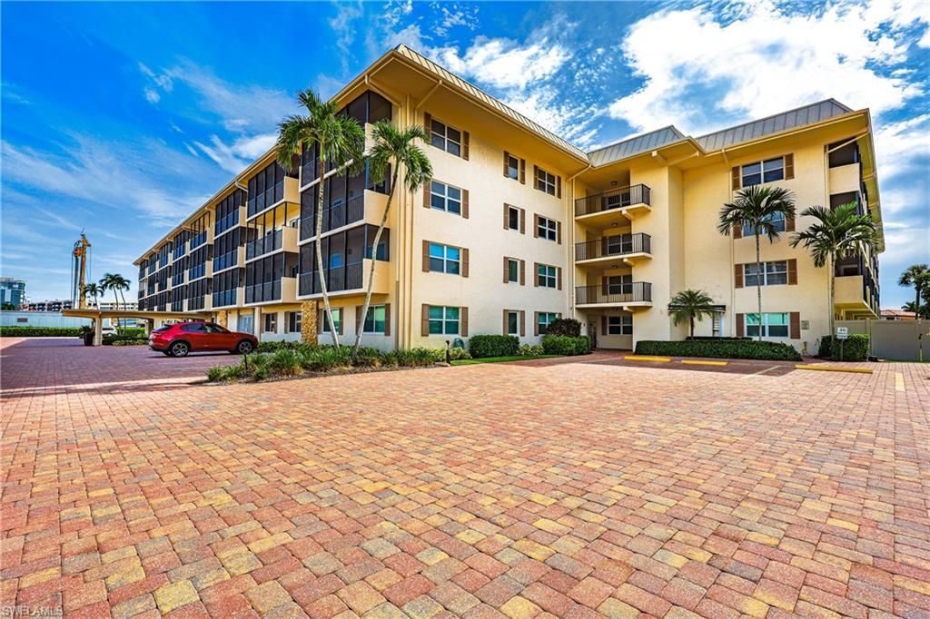 3200 Gulf Shore Blvd N, Unit 205, Naples, FL 34103 Photo