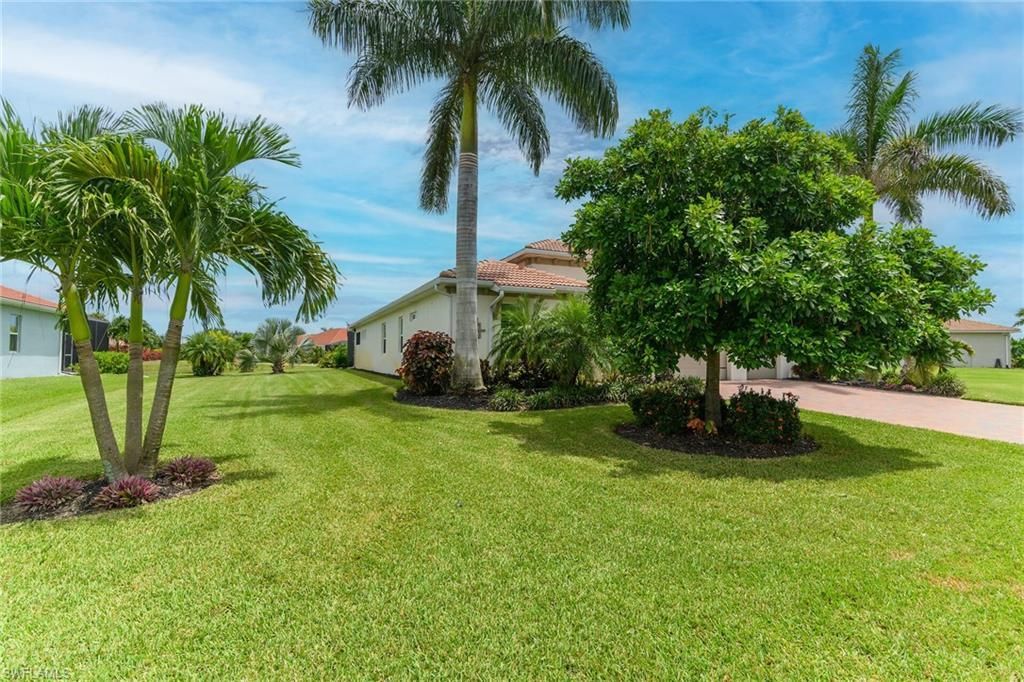18709 Lake Hammock Dr, Naples, FL 34114 Photo