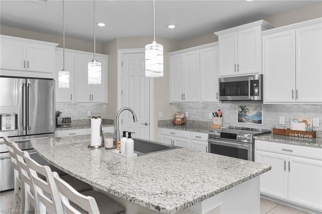 18709 Lake Hammock Dr, Naples, FL 34114 Photo