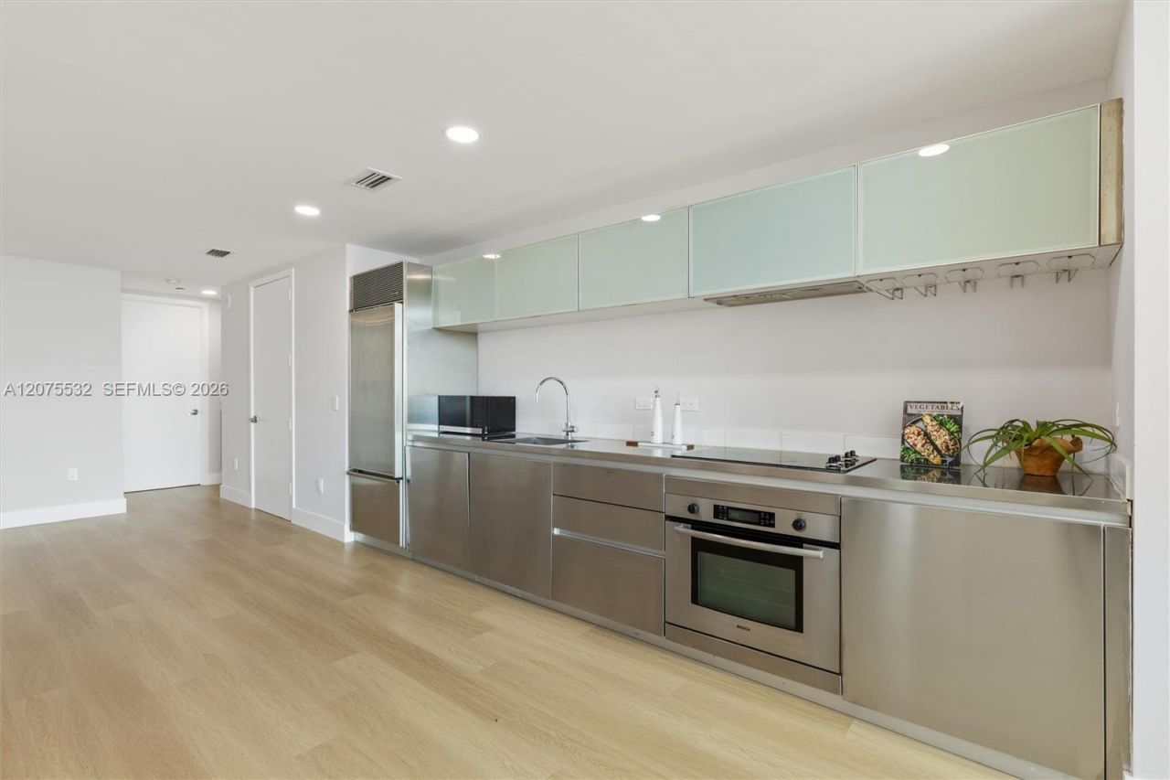 1040 Biscayne Blvd , Unit 3403, Miami, FL 33132 Photo