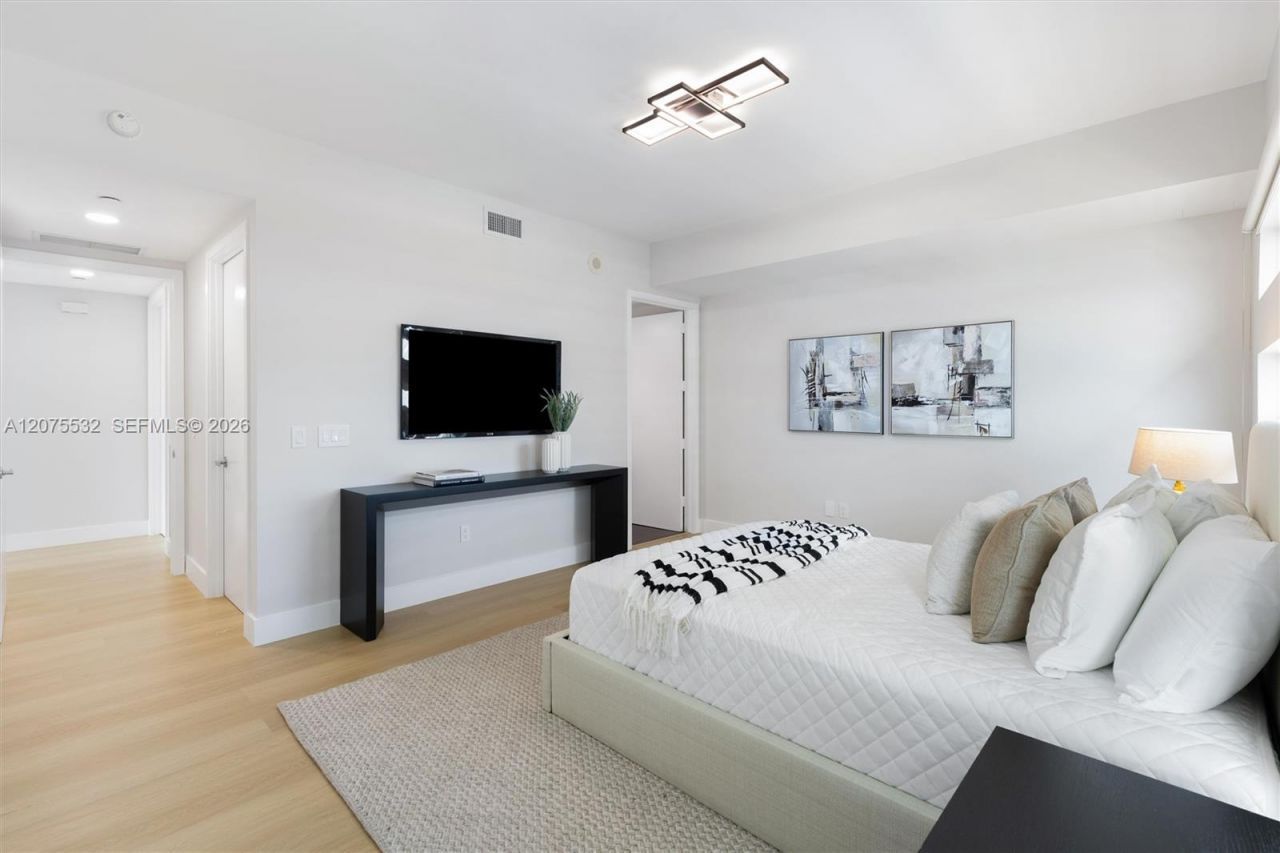 1040 Biscayne Blvd , Unit 3403, Miami, FL 33132 Photo