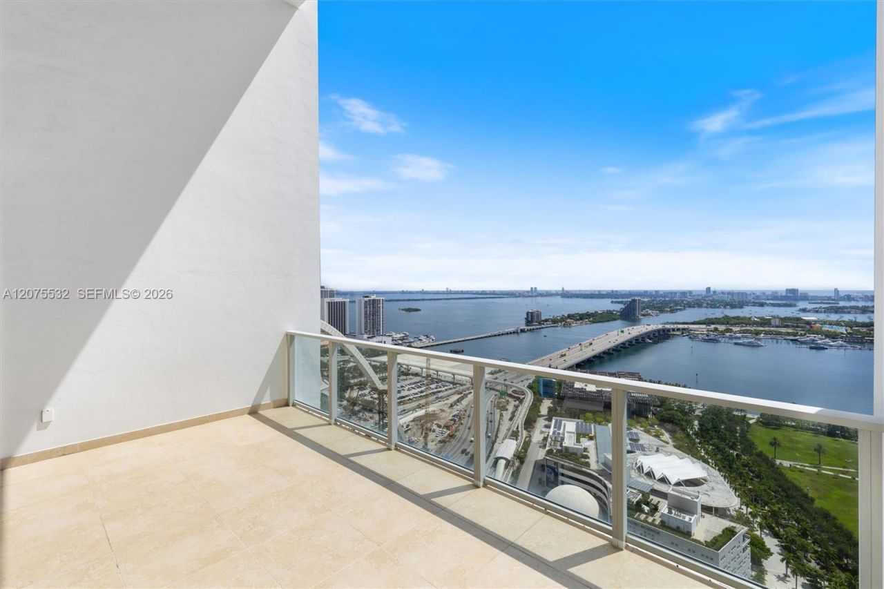 1040 Biscayne Blvd , Unit 3403, Miami, FL 33132 Photo