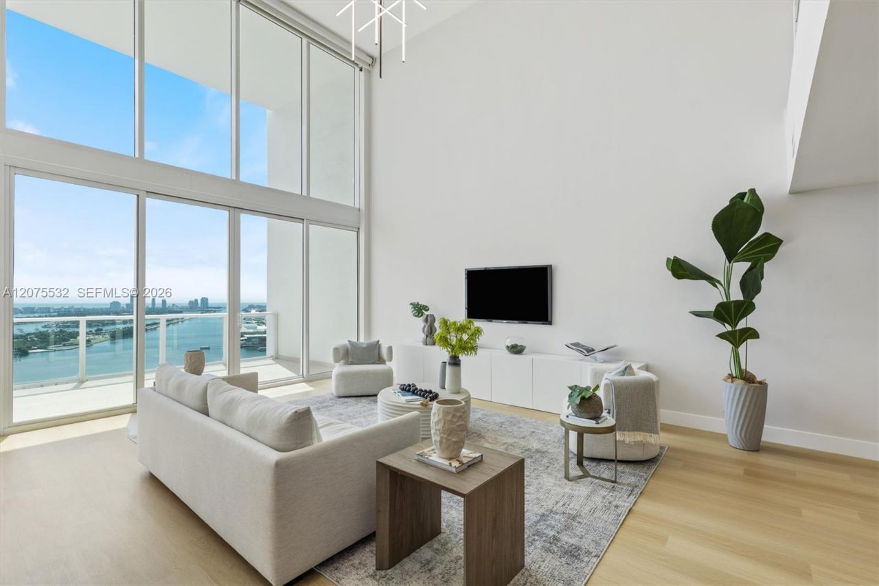 1040 Biscayne Blvd , Unit 3403, Miami, FL 33132 Photo