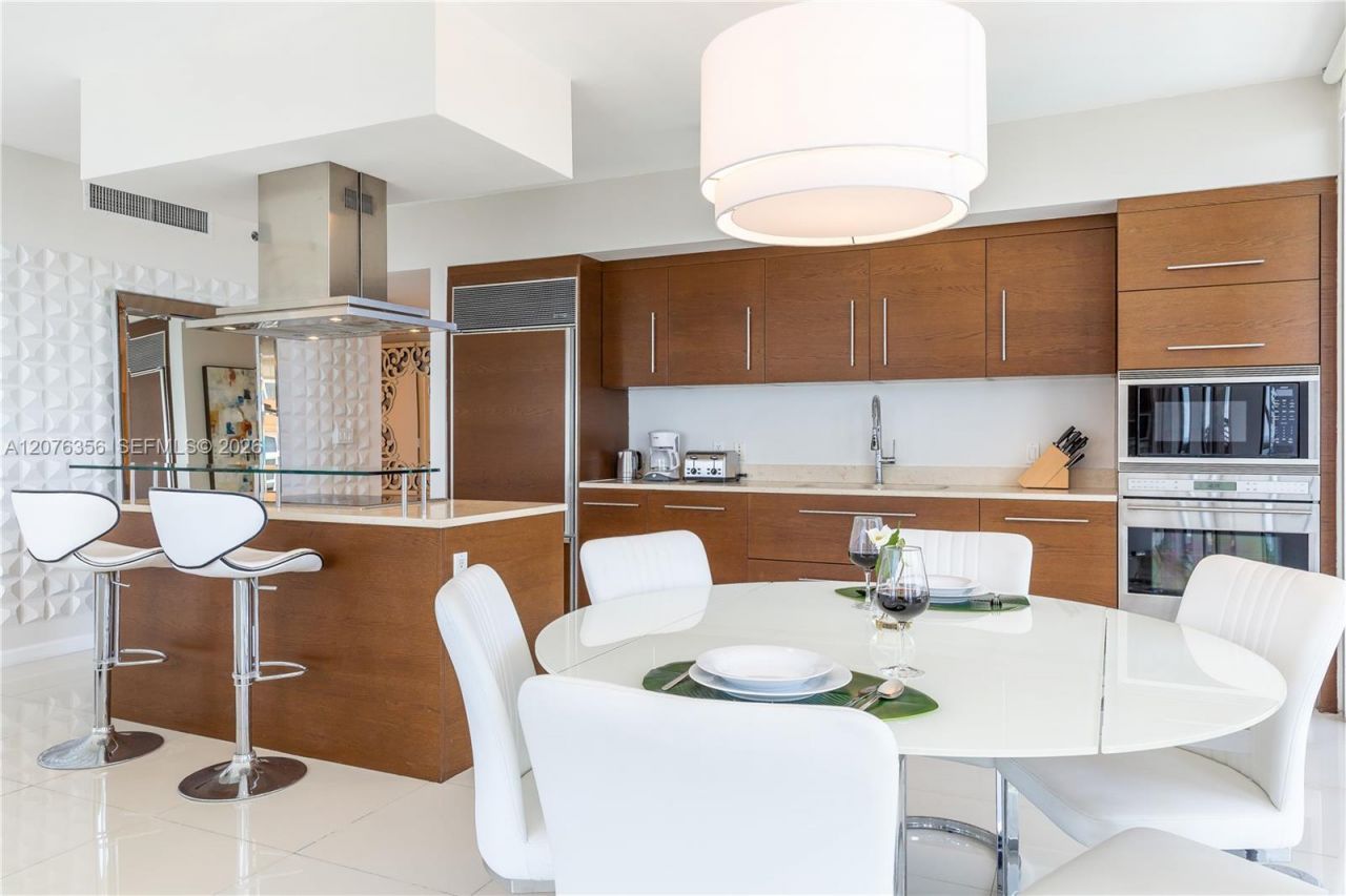 485 Brickell Ave , Unit 3410, Miami, FL 33131 Photo