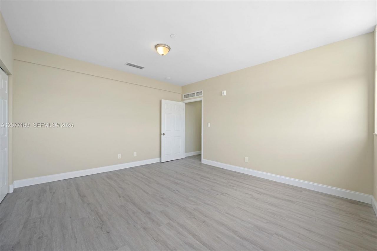 1020 NW 2 Ave , Unit 301, Hallandale Beach, FL 33009 Photo