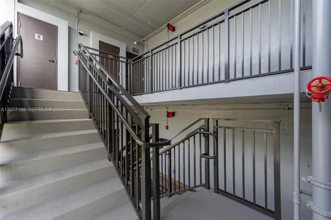1020 NW 2 Ave , Unit 301, Hallandale Beach, FL 33009 Photo