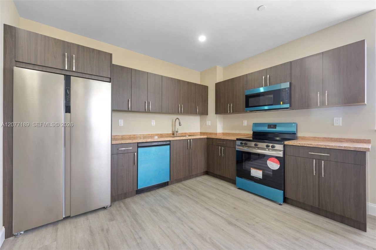 1020 NW 2 Ave , Unit 301, Hallandale Beach, FL 33009 Photo
