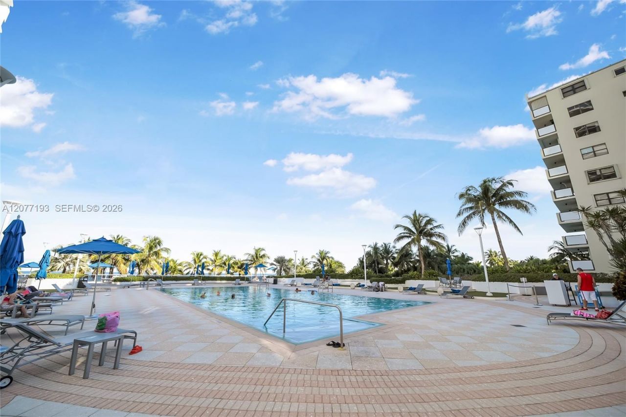 100 Lincoln Rd , Unit 1107, Miami Beach, FL 33139 Photo