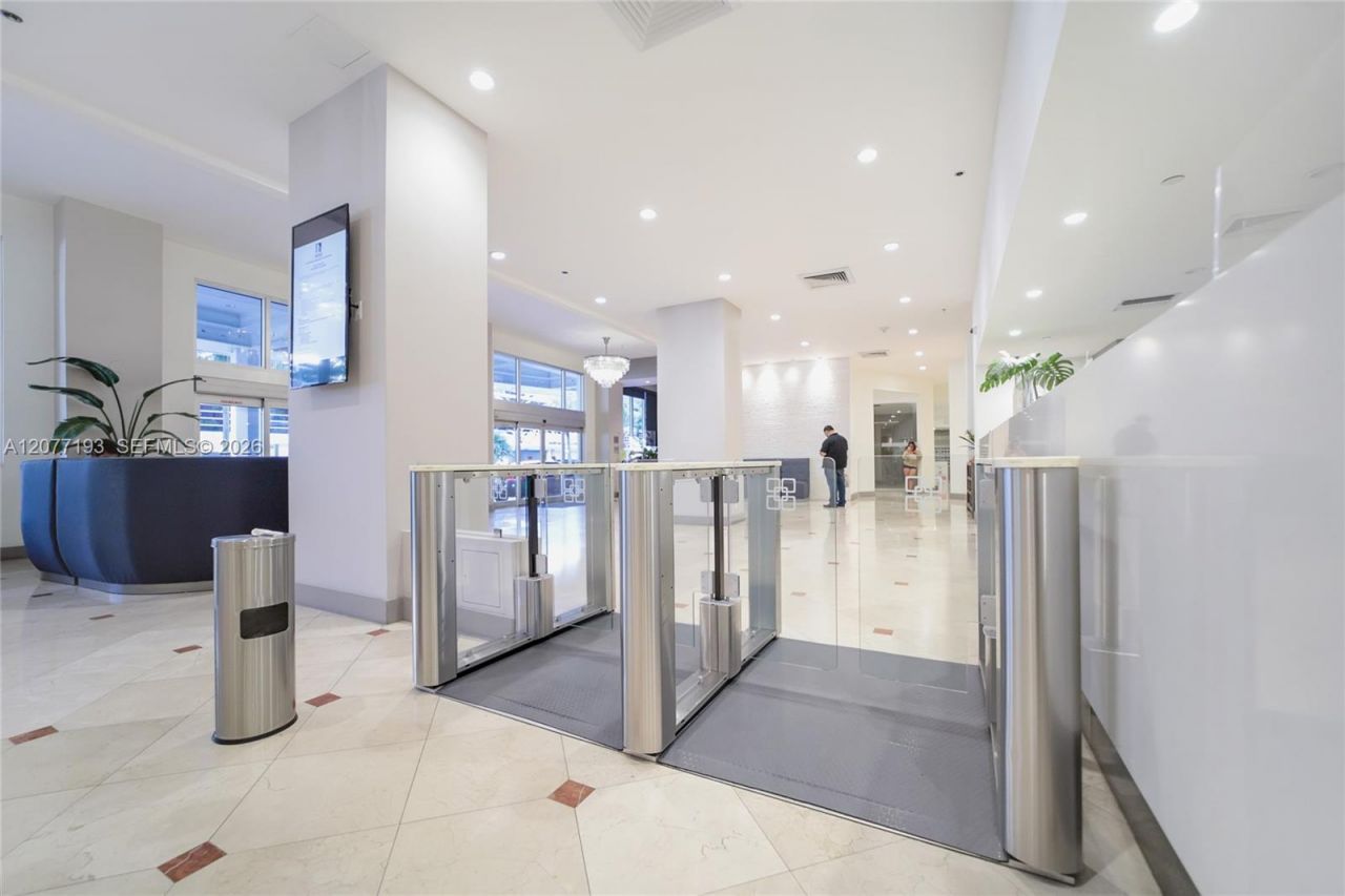 100 Lincoln Rd , Unit 1107, Miami Beach, FL 33139 Photo