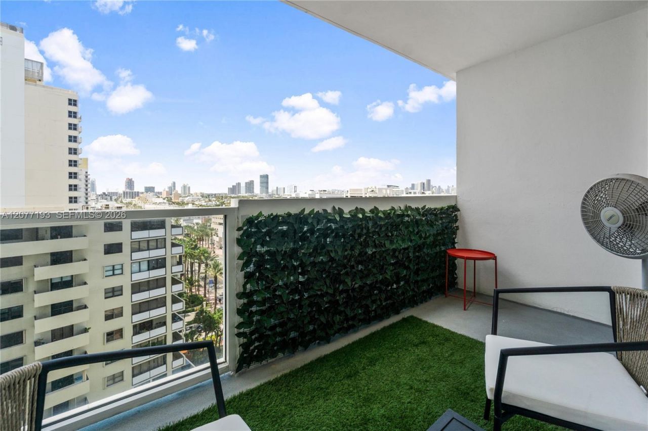 100 Lincoln Rd , Unit 1107, Miami Beach, FL 33139 Photo