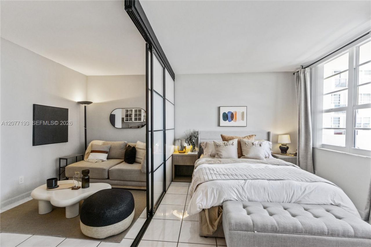100 Lincoln Rd , Unit 1107, Miami Beach, FL 33139 Photo