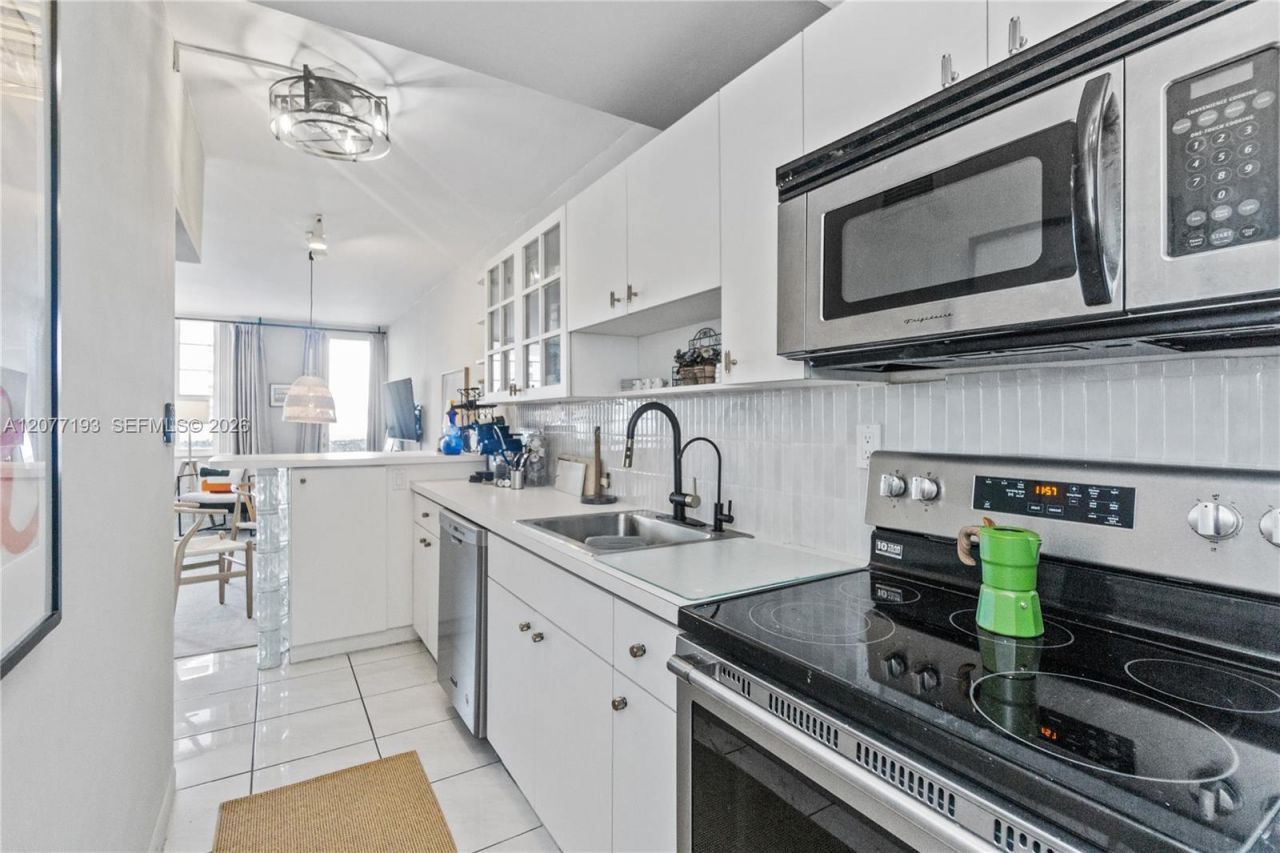100 Lincoln Rd , Unit 1107, Miami Beach, FL 33139 Photo