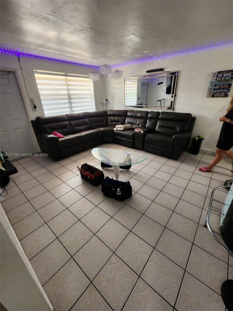 664 W 29th St, Unit 6, Hialeah, FL 33012 Photo