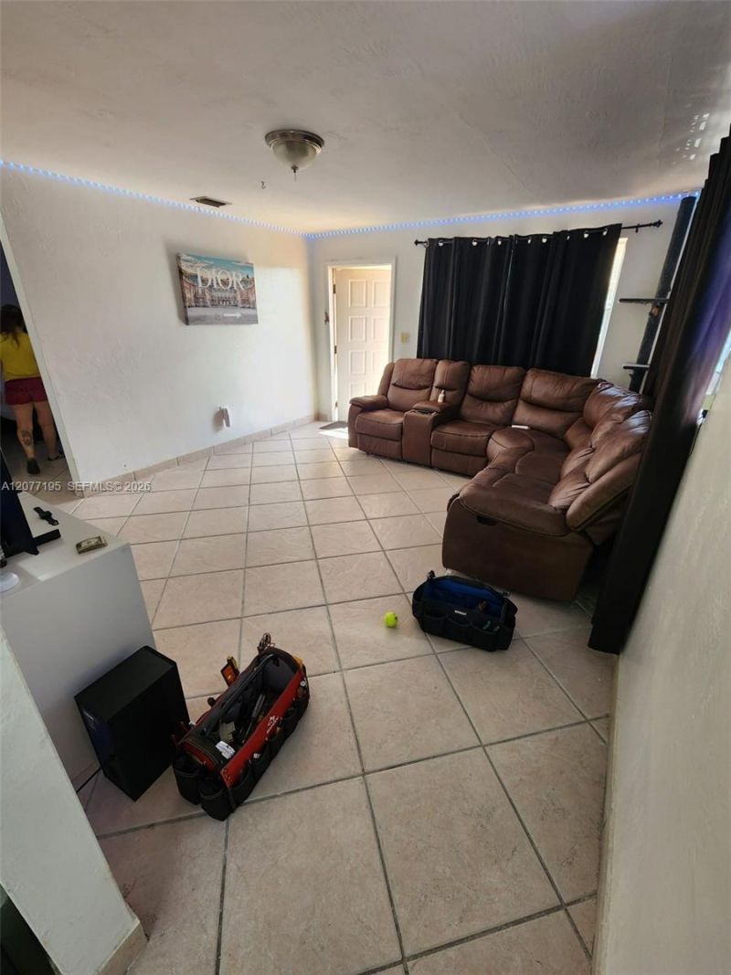 664 W 29th St, Unit 6, Hialeah, FL 33012 Photo