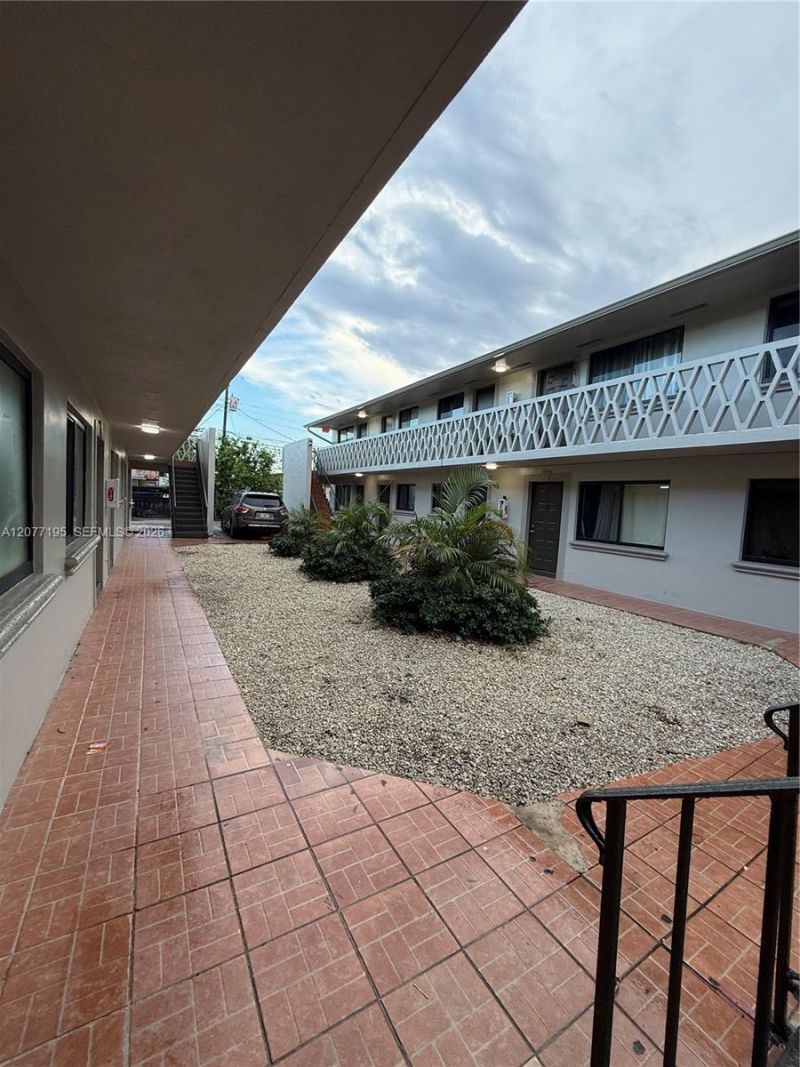 664 W 29th St, Unit 6, Hialeah, FL 33012 Photo