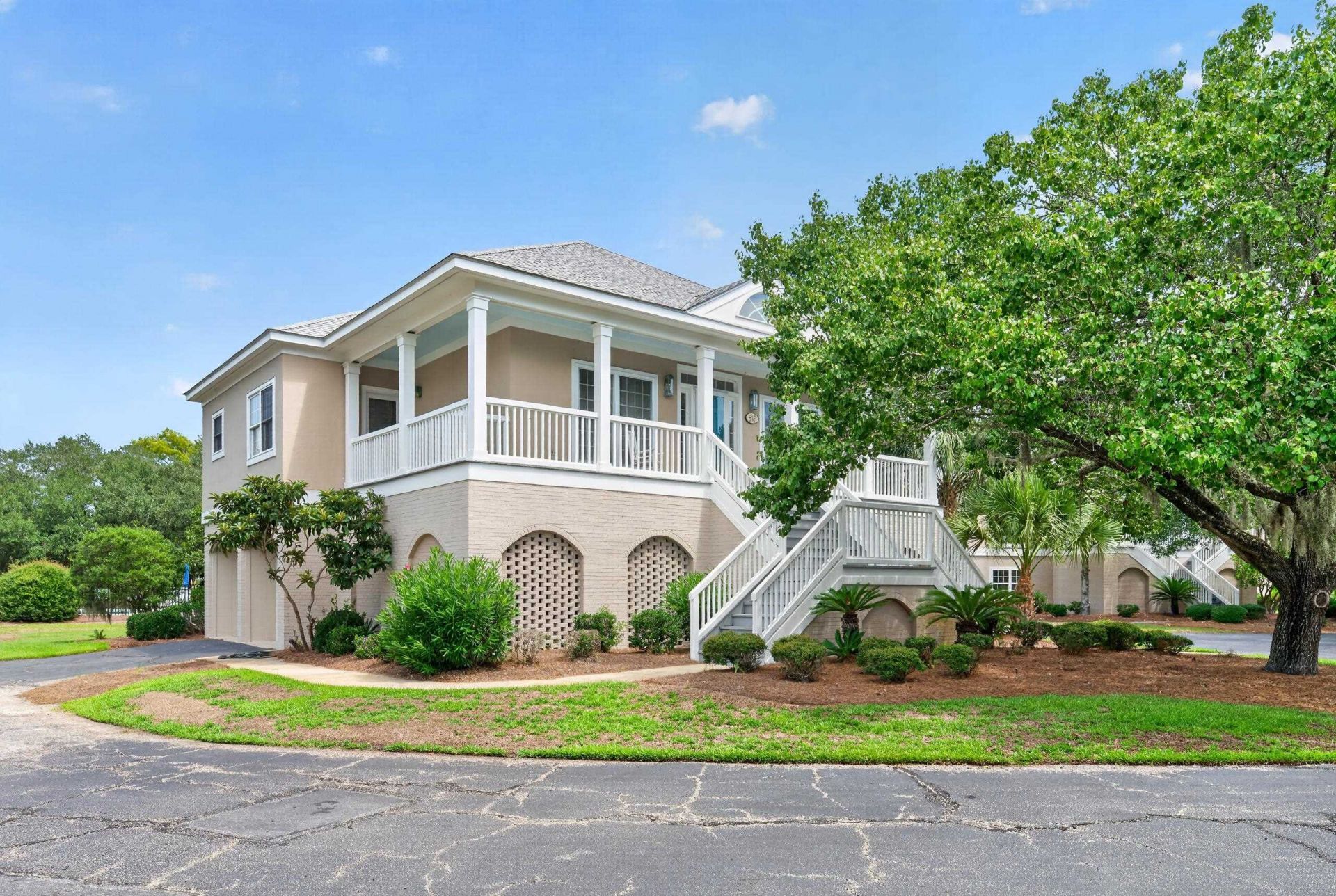 737 Bonnyneck Dr. Photo 1