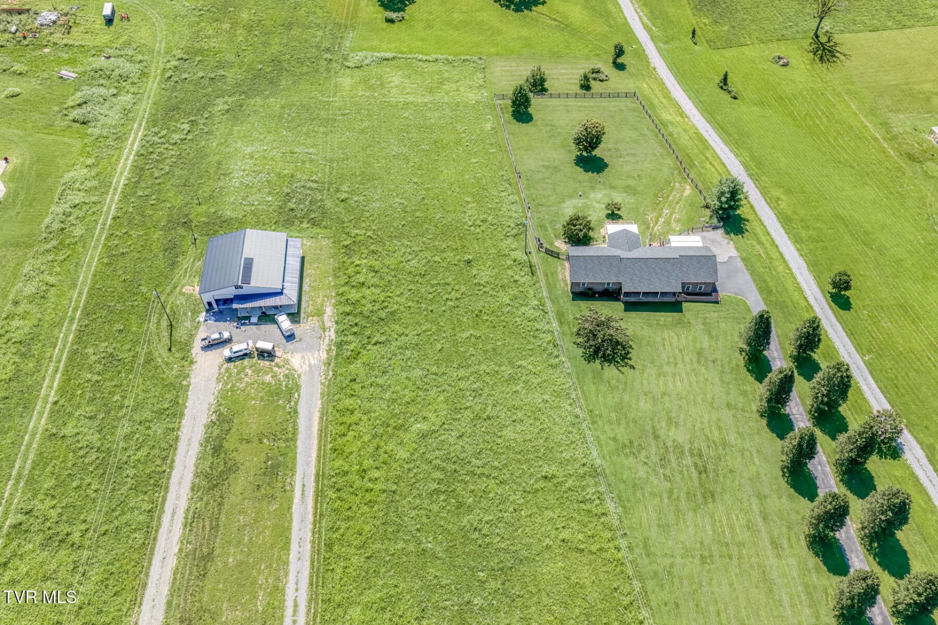 242 Jay Armentrout Road, Jonesborough, TN 37659 Main Photo
