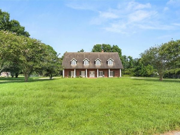 8021 SARO Lane , St Bernard, LA 70085