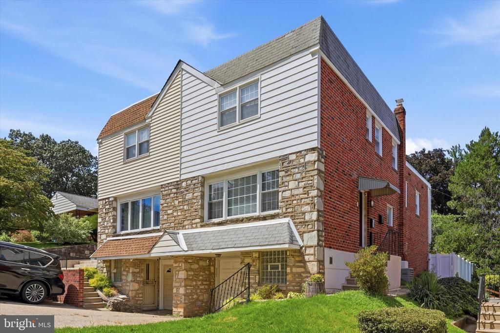 557 Livezey Street, Philadelphia, PA 19128 Main Photo