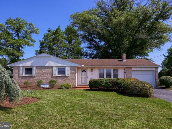 982 DAFFODIL DRIVE, LEBANON, PA 17042