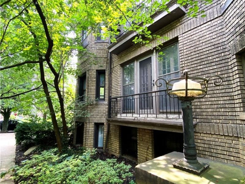 2469 Overlook Road, Unit Unit 1, Cleveland Heights, OH 44106 Photo 3