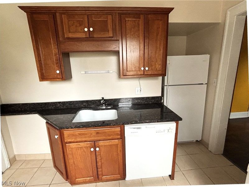 2469 Overlook Road, Unit Unit 1, Cleveland Heights, OH 44106 Photo 5