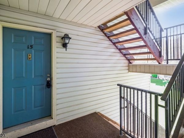 15 Feiler Ct, Lawrence, NJ 08648