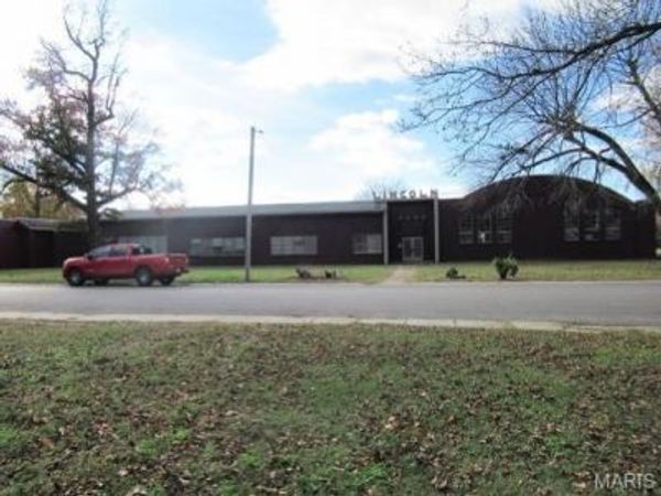 229 Westgate Street , Sikeston, MO 63801