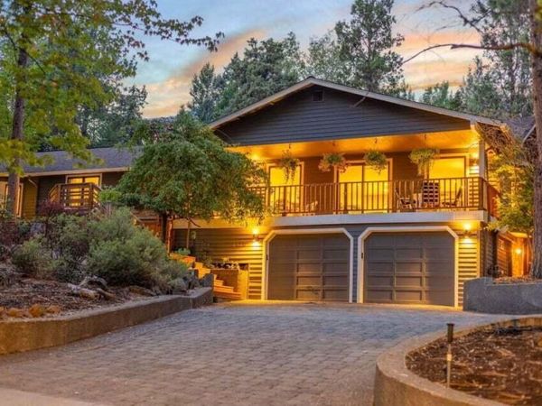1510 NW West Hills Avenue, Bend, OR 97703