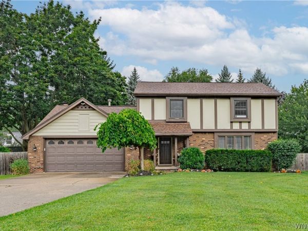 385 Hawthorne Place, Youngstown, NY 14174