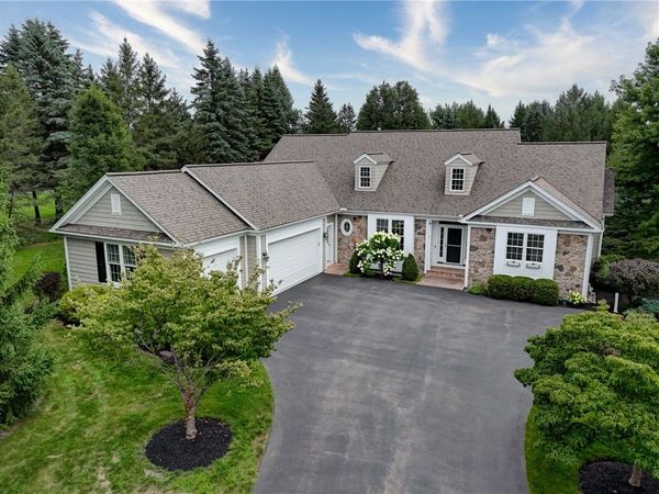 4 Pine Hollow, Mendon, NY 14506