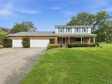 6967 Creekview Drive, Lockport, NY 14094