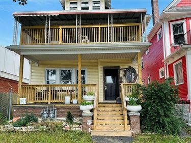 232 Humboldt Parkway , Buffalo, NY 14214