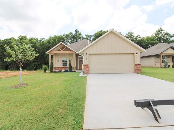 130 Mountain Laurel Way, Noble, OK 73068