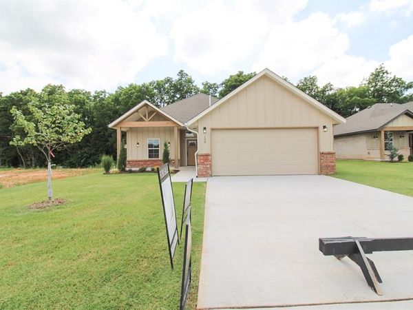 130 Mountain Laurel Way, Noble, OK 73068