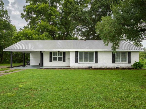 695 Co Rd 131, Russellville, AL 35654
