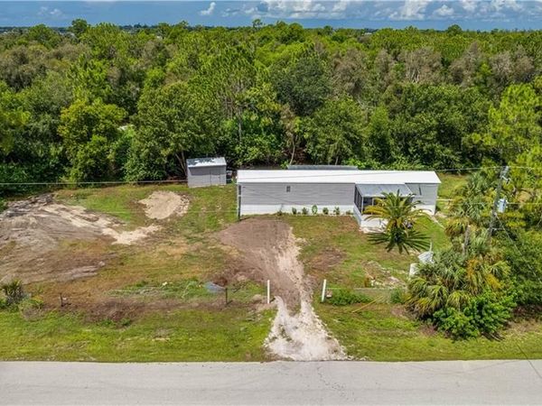 8352 Barbie LN , NORTH FORT MYERS, FL 33917