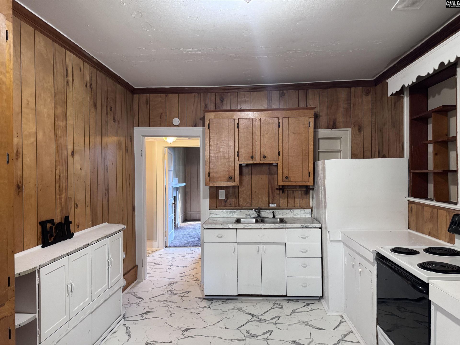 160 Willow Street  Photo 6