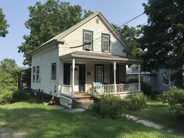 48 Railroad St, Amherst, MA 01002