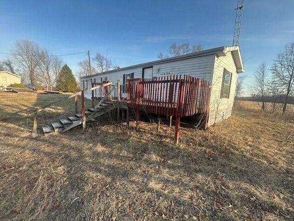13219 W 550 N , Medaryville, IN 47957