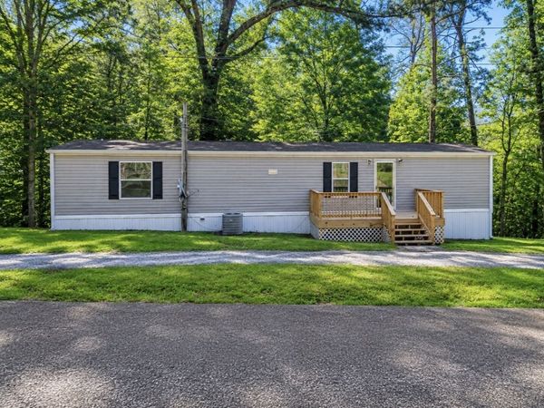 247 Towee Falls Rd, Tellico Plains, TN 37385