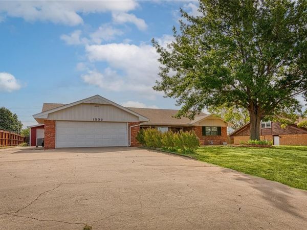 1509 N Temple Street, Cordell, OK 73632